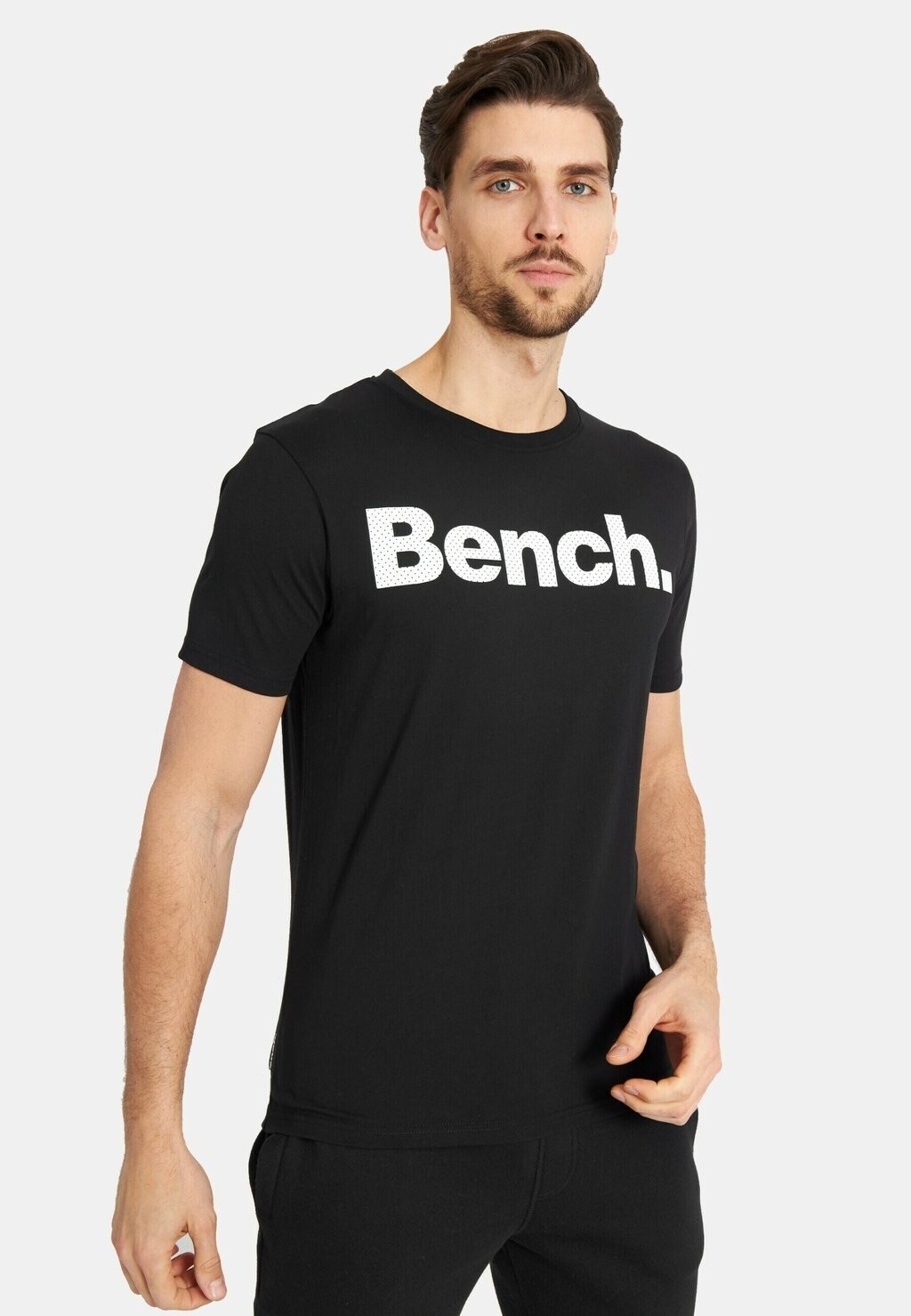 

Футболка с принтом Bench, черный