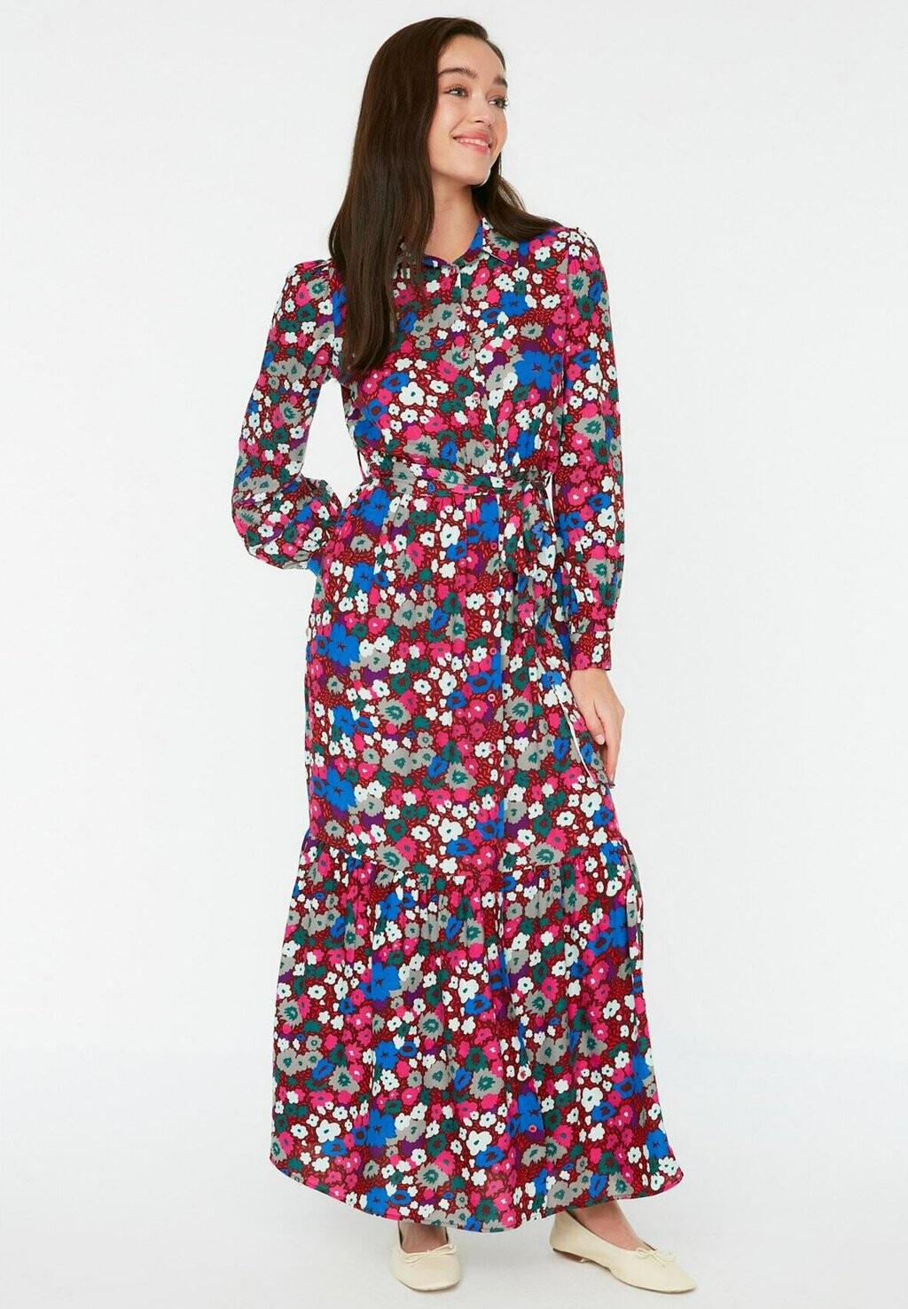 

Длинное платье Trendyol Modest, красный