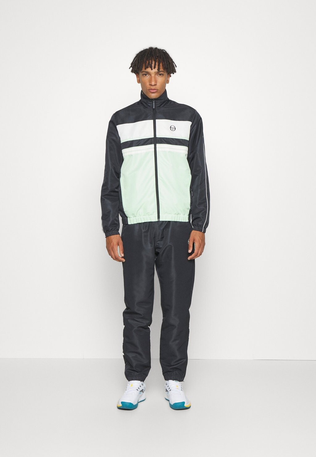 

Спортивный костюм Sergio Tacchini