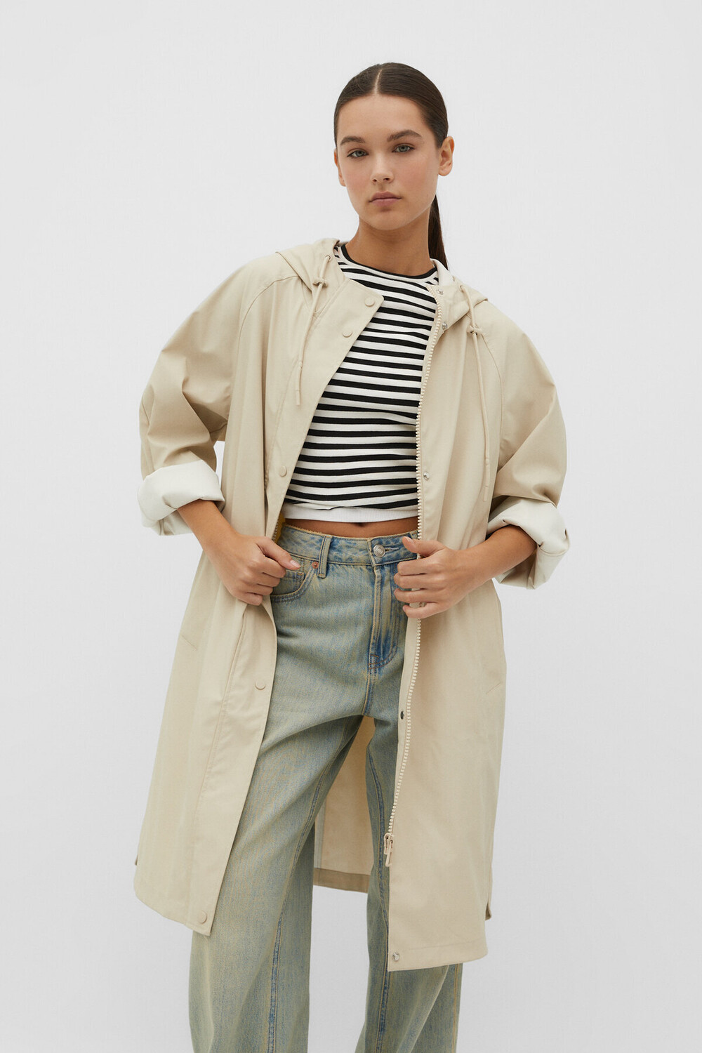 

Плащ с капюшоном Stradivarius, экрю