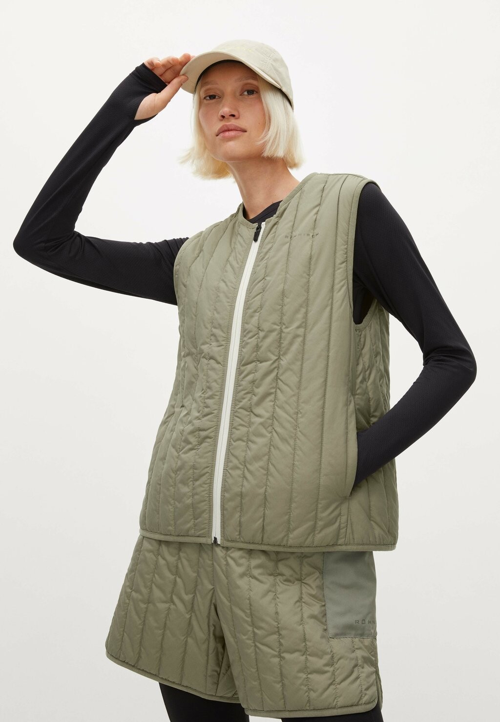 

Жилет LAKE PADDED Röhnisch, цвет vetiver green