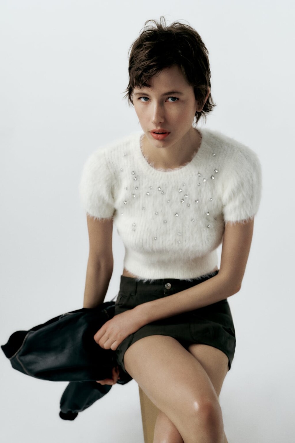 

Свитер из искусственного меха со стразами ZARA, экрю