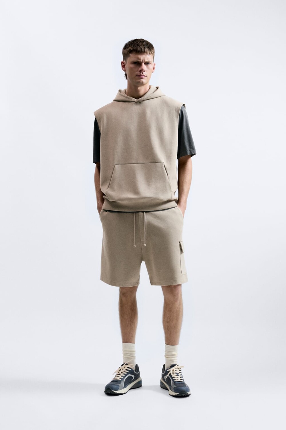 

Толстовка с капюшоном ZARA, кэмел, Серый