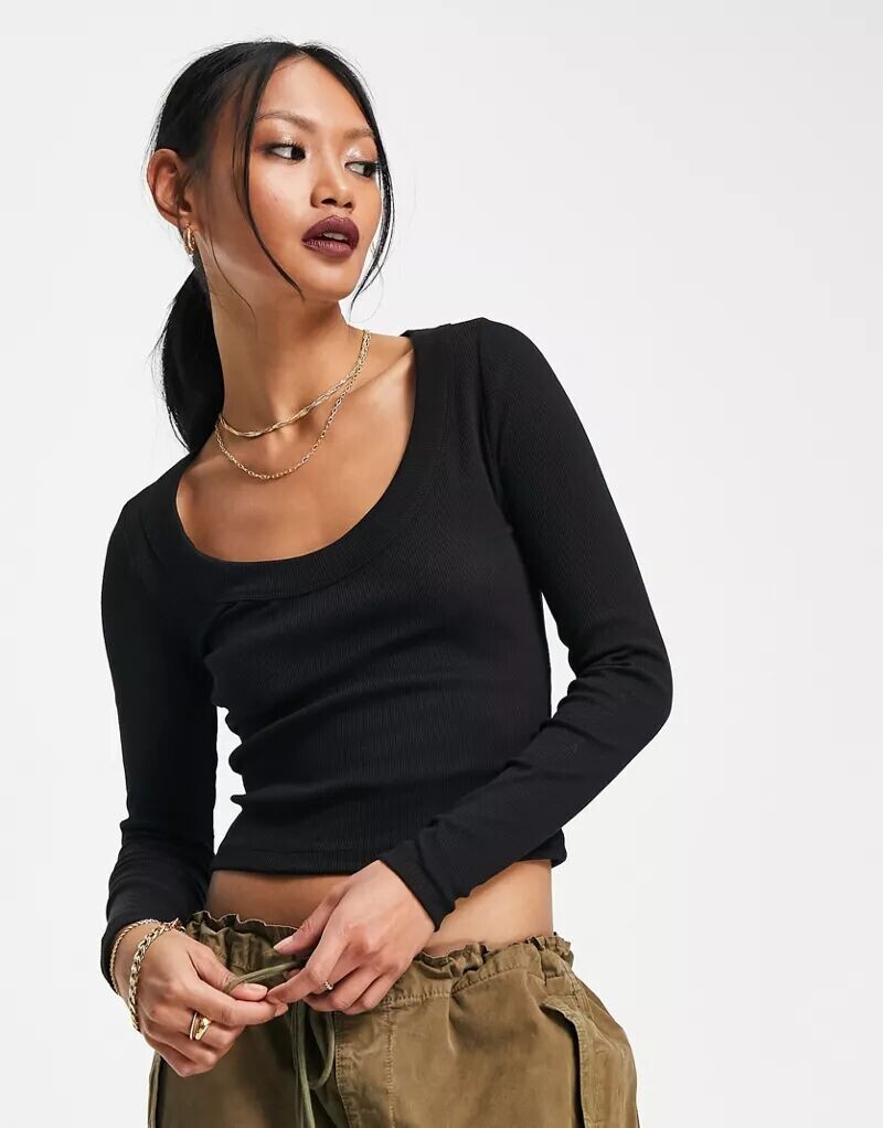 

Черный топ в рубчик с овальным вырезом и длинными рукавами ASOS