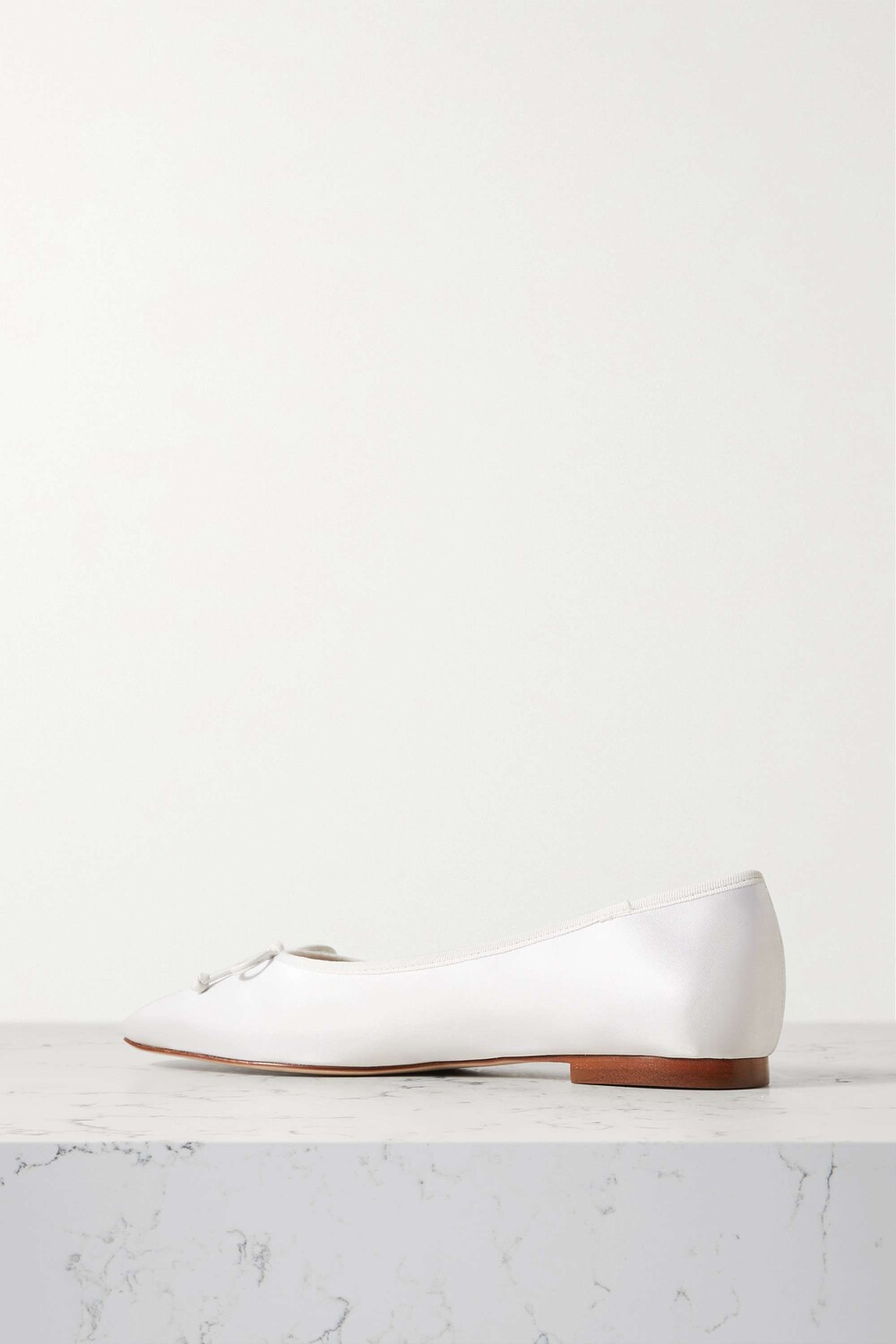 

PORTE & PAIRE Атласные балетки с бантом, белый