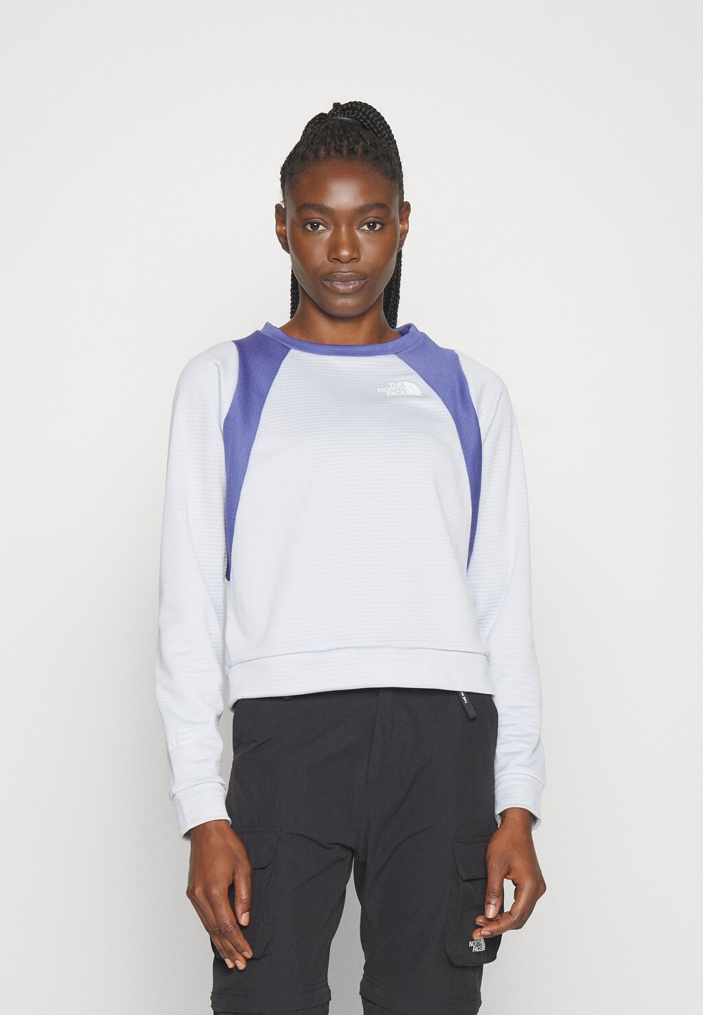 

Толстовка CREW NECK The North Face, пыльный барвинок/пещерно-синий