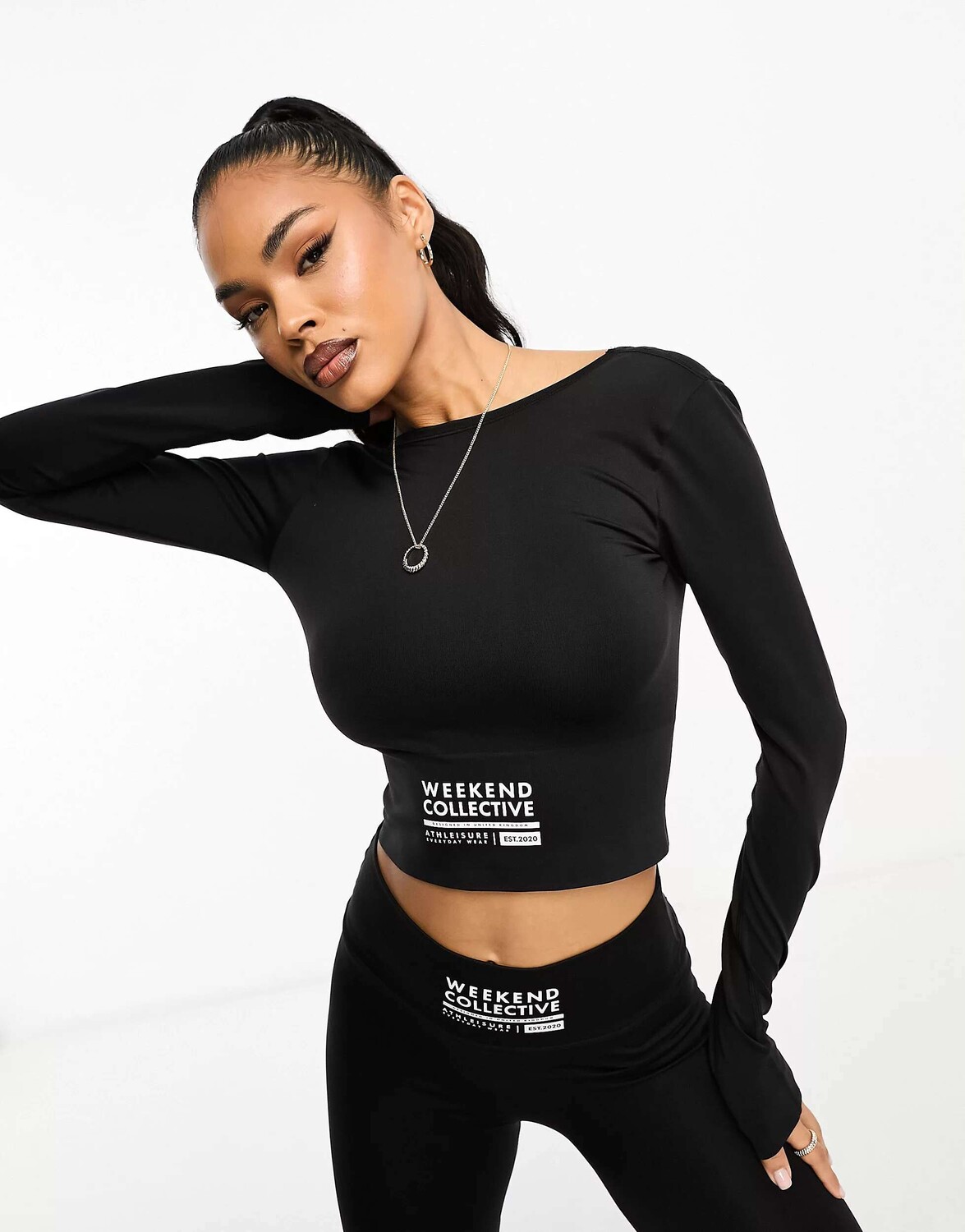 

Черный бесшовный топ с овальной спинкой ASOS Weekend Collective