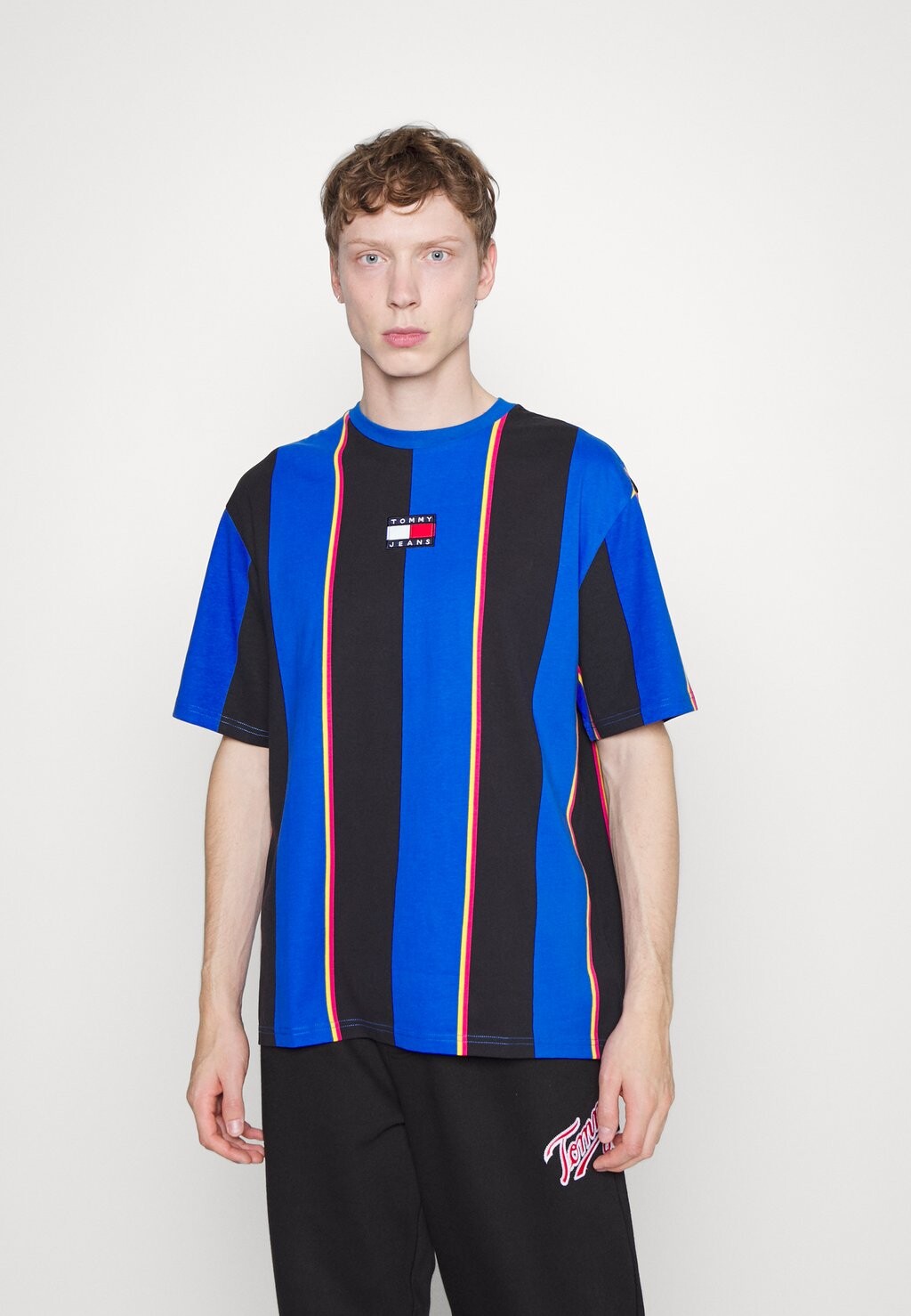 

Футболка с принтом Tommy Jeans, синий