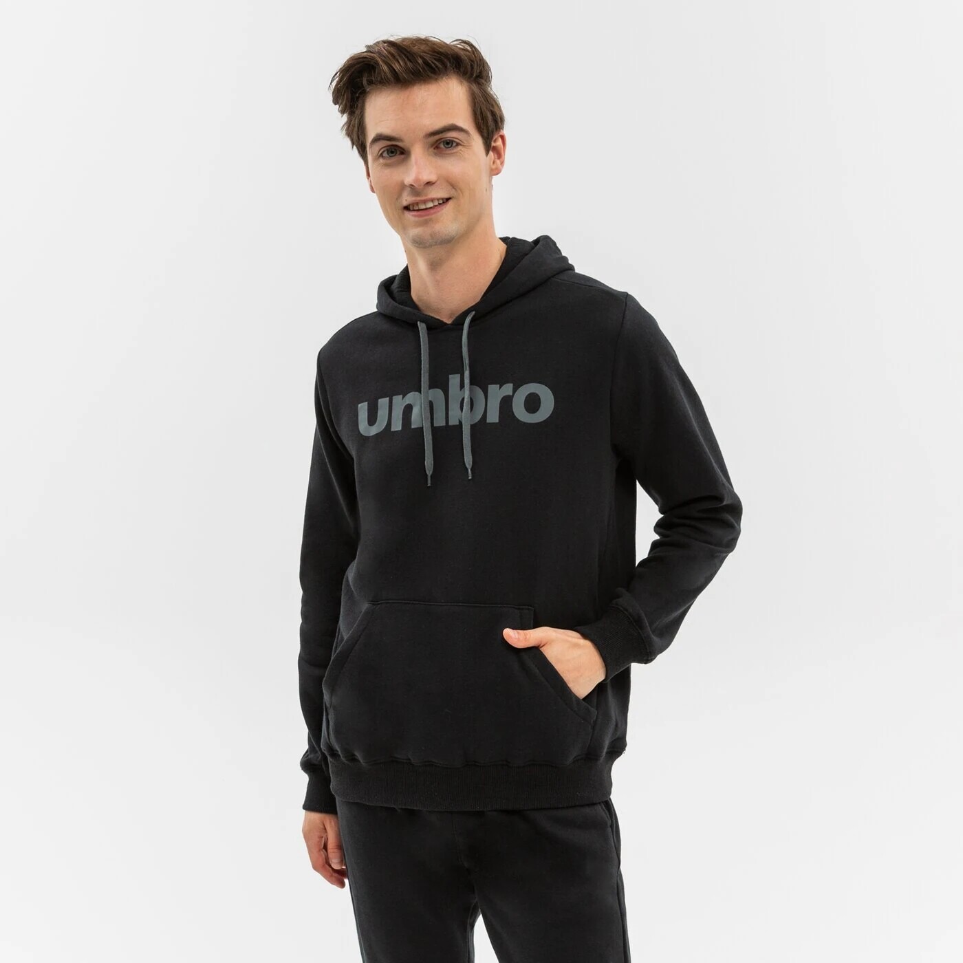 

Худи Umbro с линейным логотипом, черный