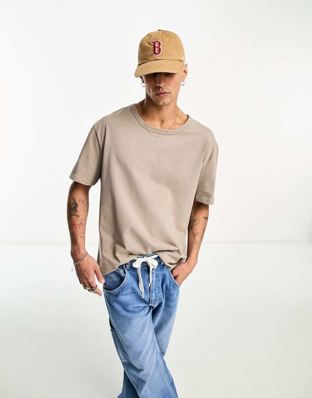 

Свободная тяжелая футболка бежевого цвета ASOS DESIGN - CAMEL