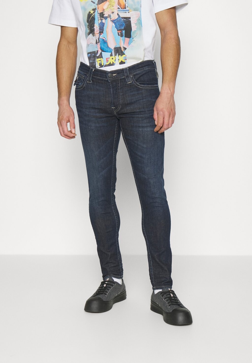

Зауженные джинсы True Religion