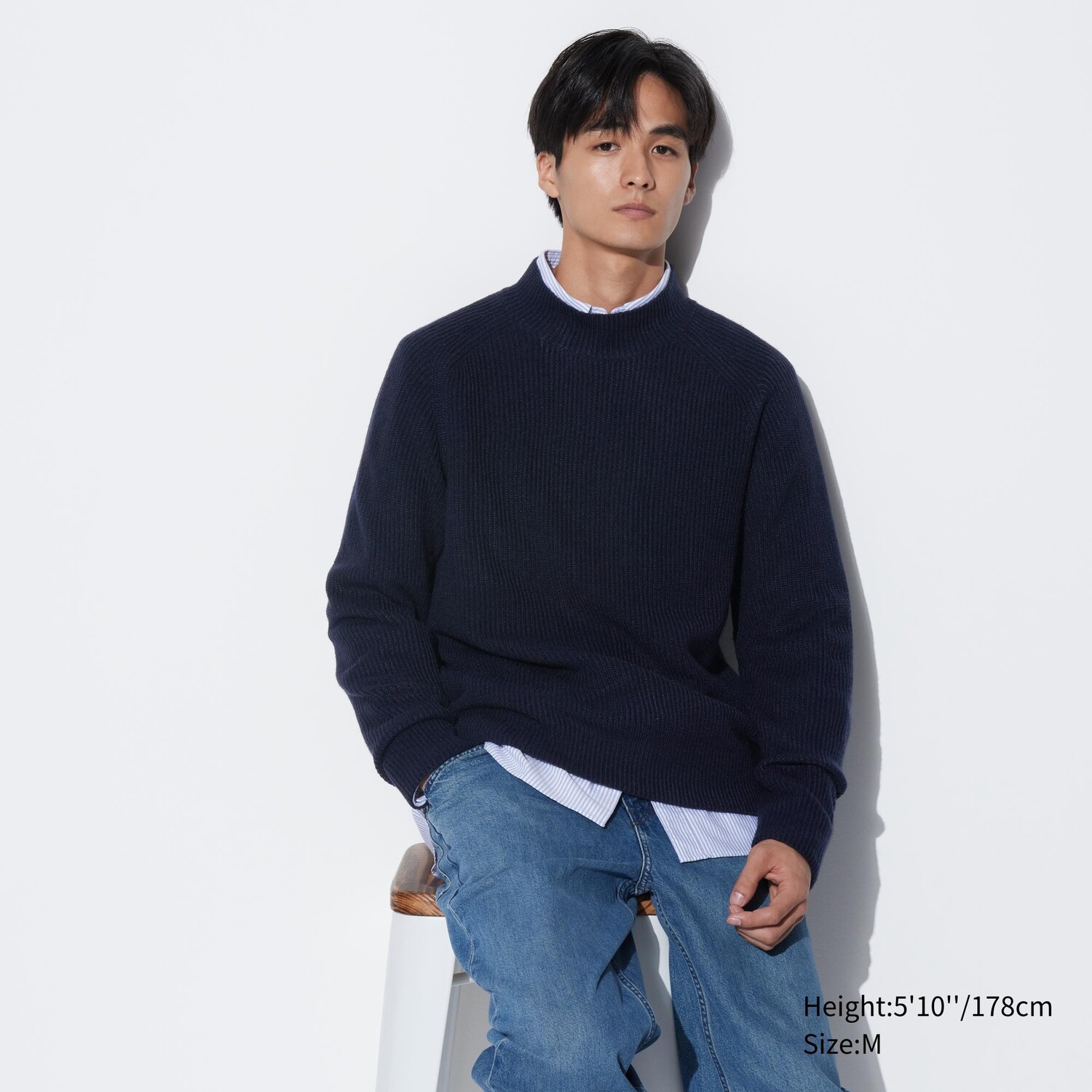 

Трикотажный джемпер среднего номера с вырезом UNIQLO, темно-синий