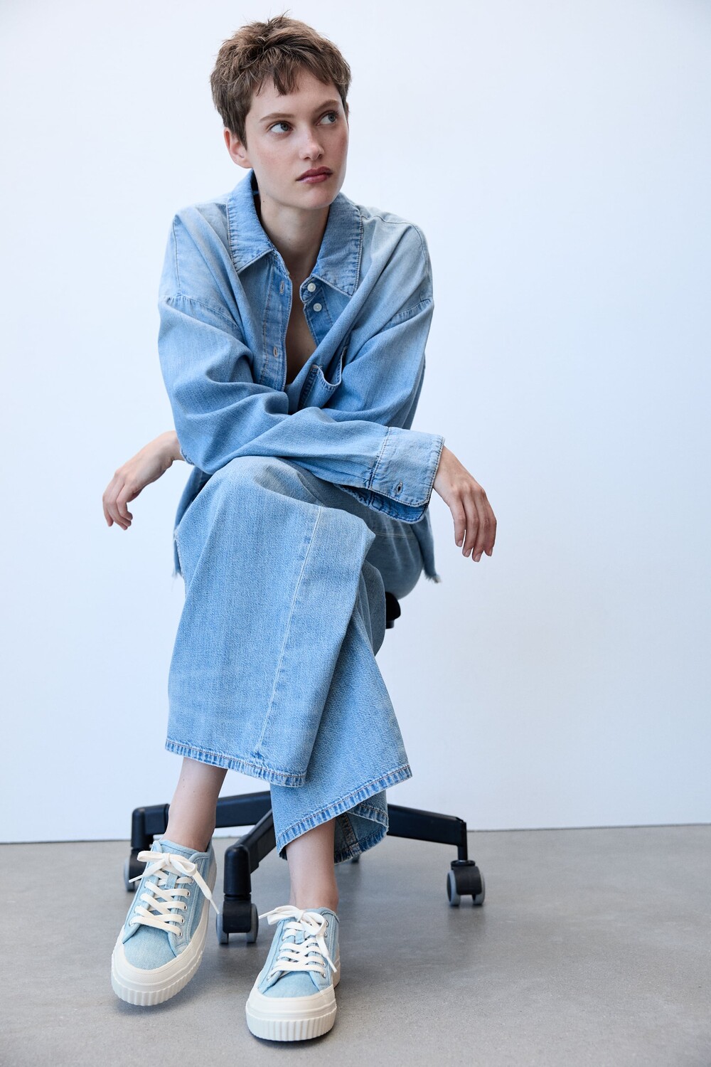 

Джинсовые кроссовки Zara, синий деним