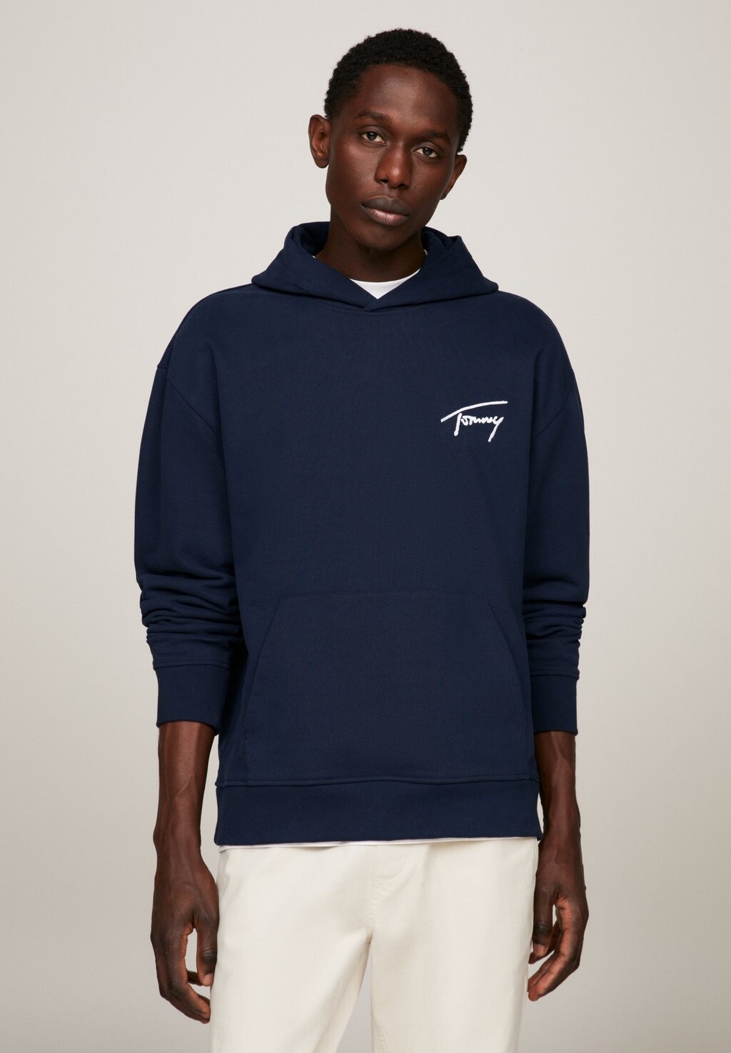

Толстовка Signature Tommy Jeans, цвет dark night navy