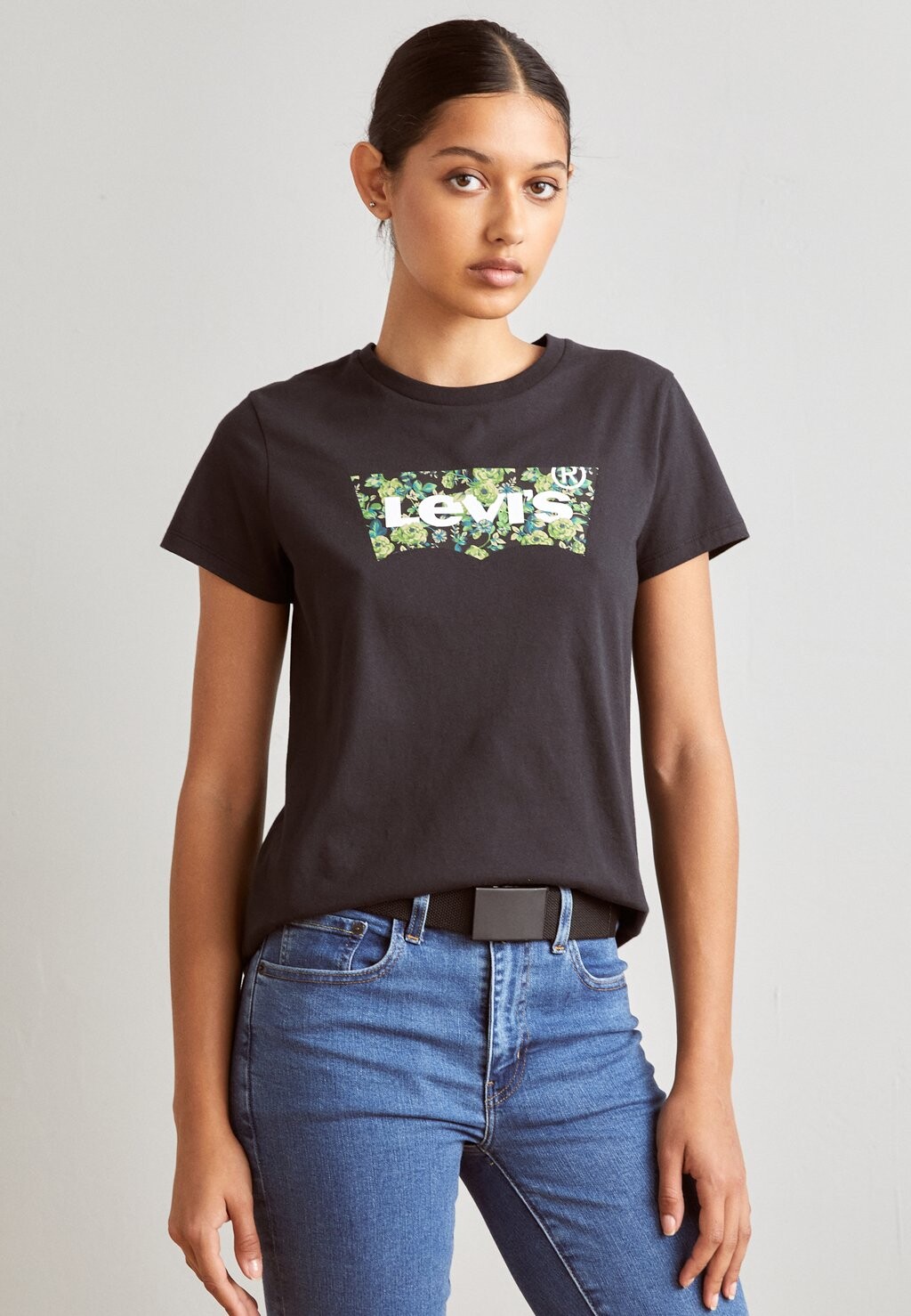 

Футболка с принтом Levi's, черный
