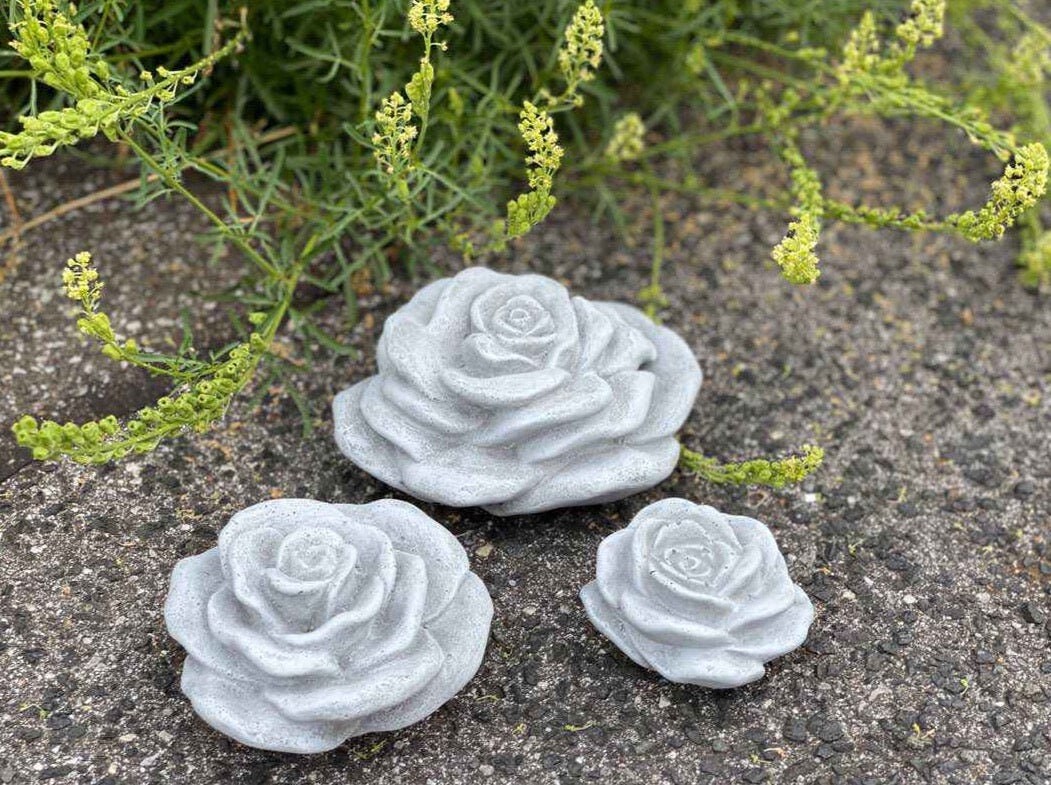 

Набор Stone and Style из 3 каменных цветов, розы, морозостойкий, атмосферостойкий, литой камень