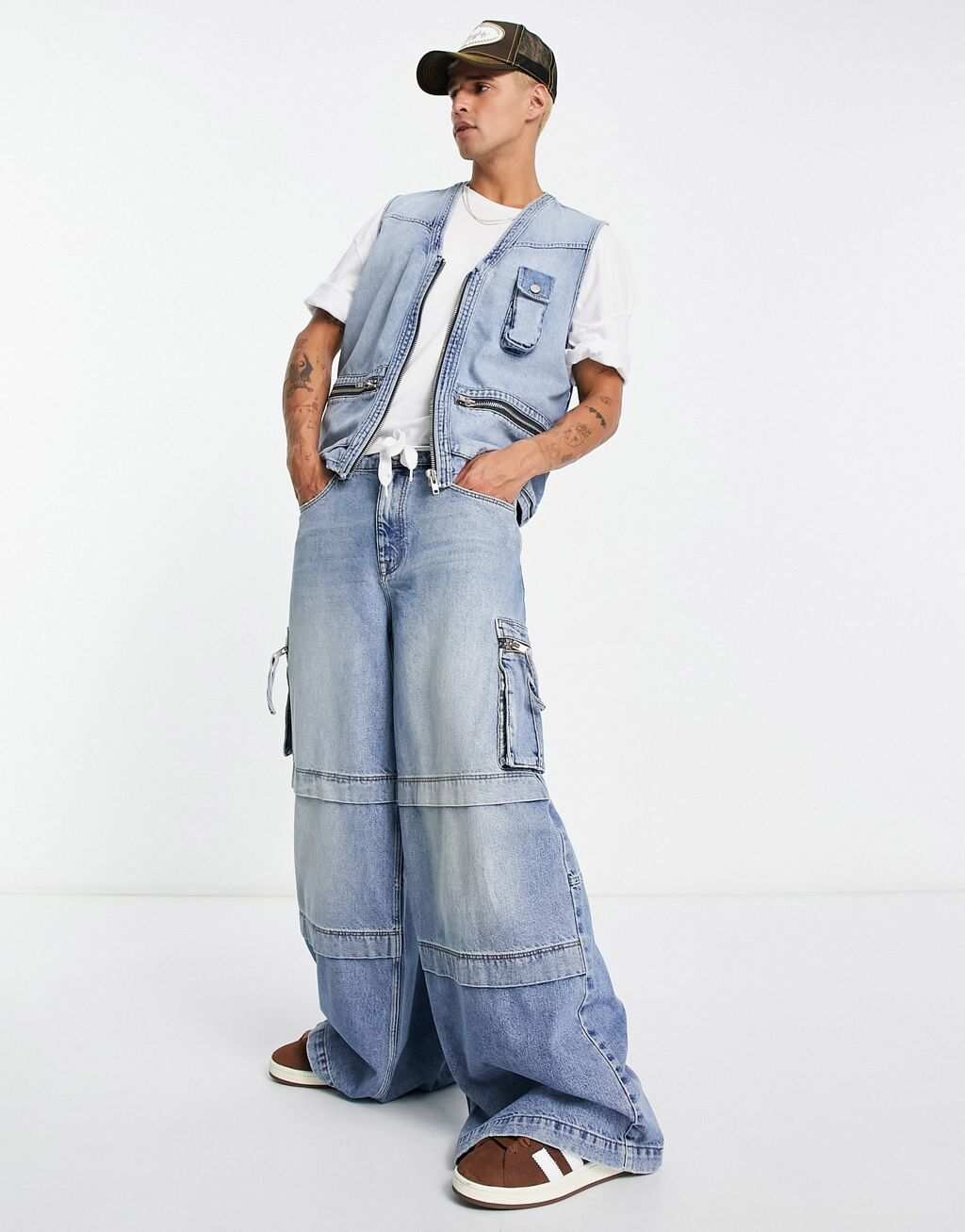 

Светло-синий джинсовый жилет ASOS DESIGN