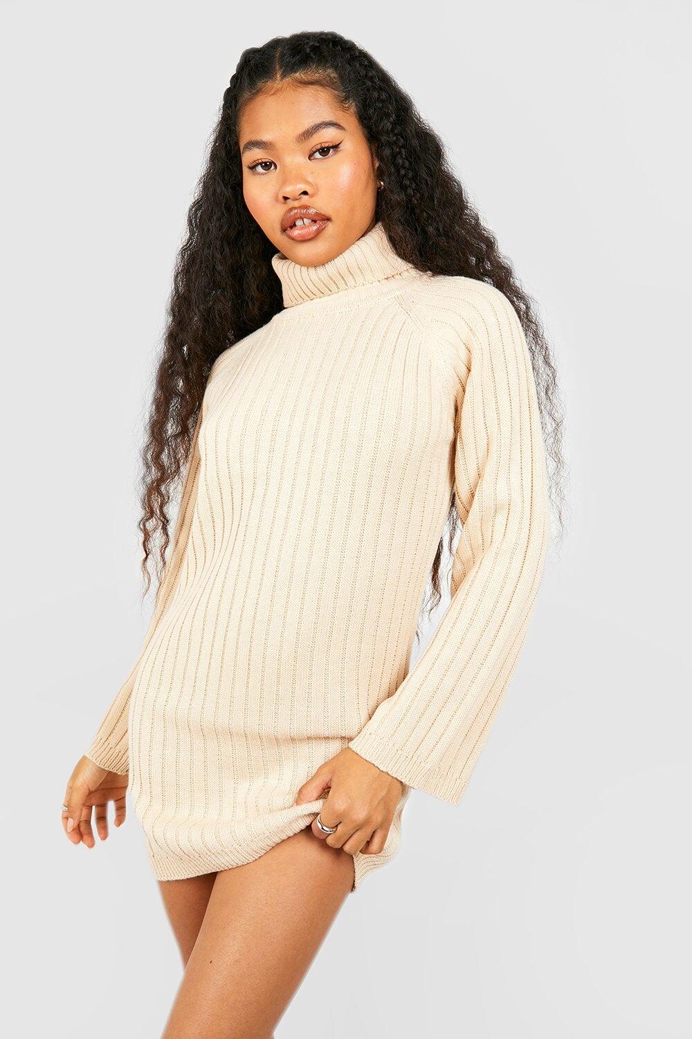 

Платье-джемпер Petite с высоким воротником и широкими рукавами boohoo, бежевый