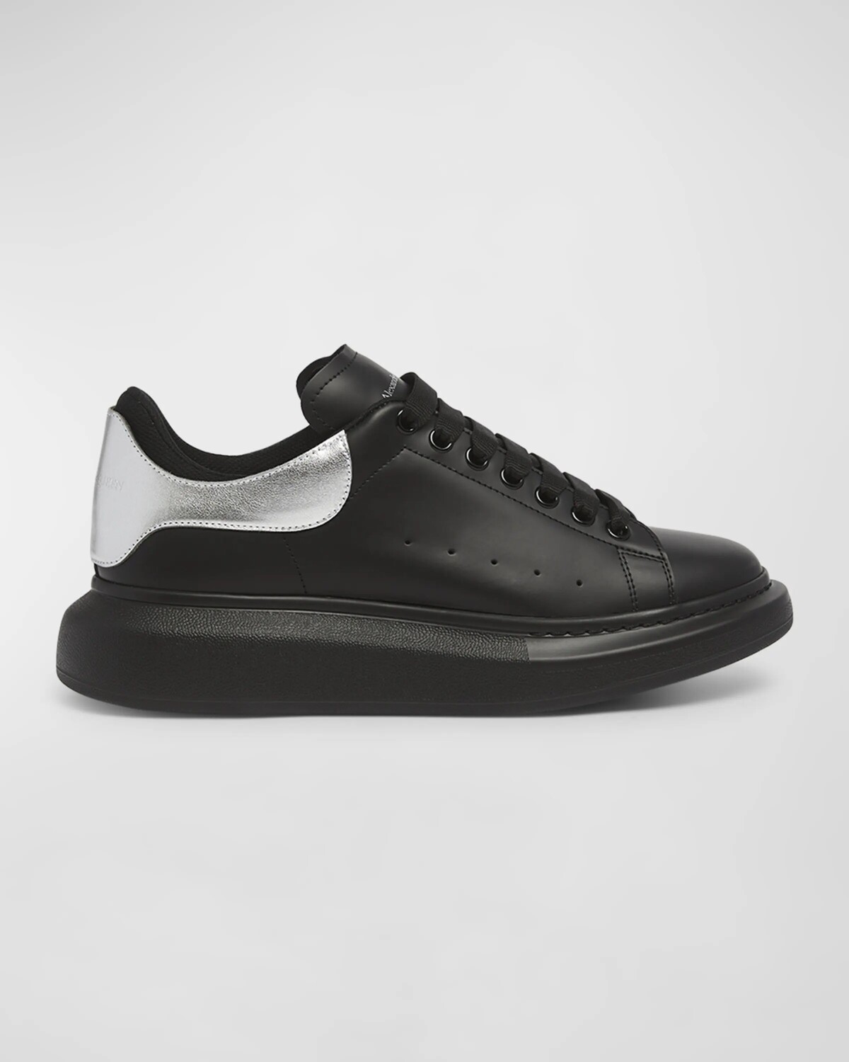 

Мужские кожаные низкие кеды Larry Oversized Alexander McQueen, цвет Blk/Silver