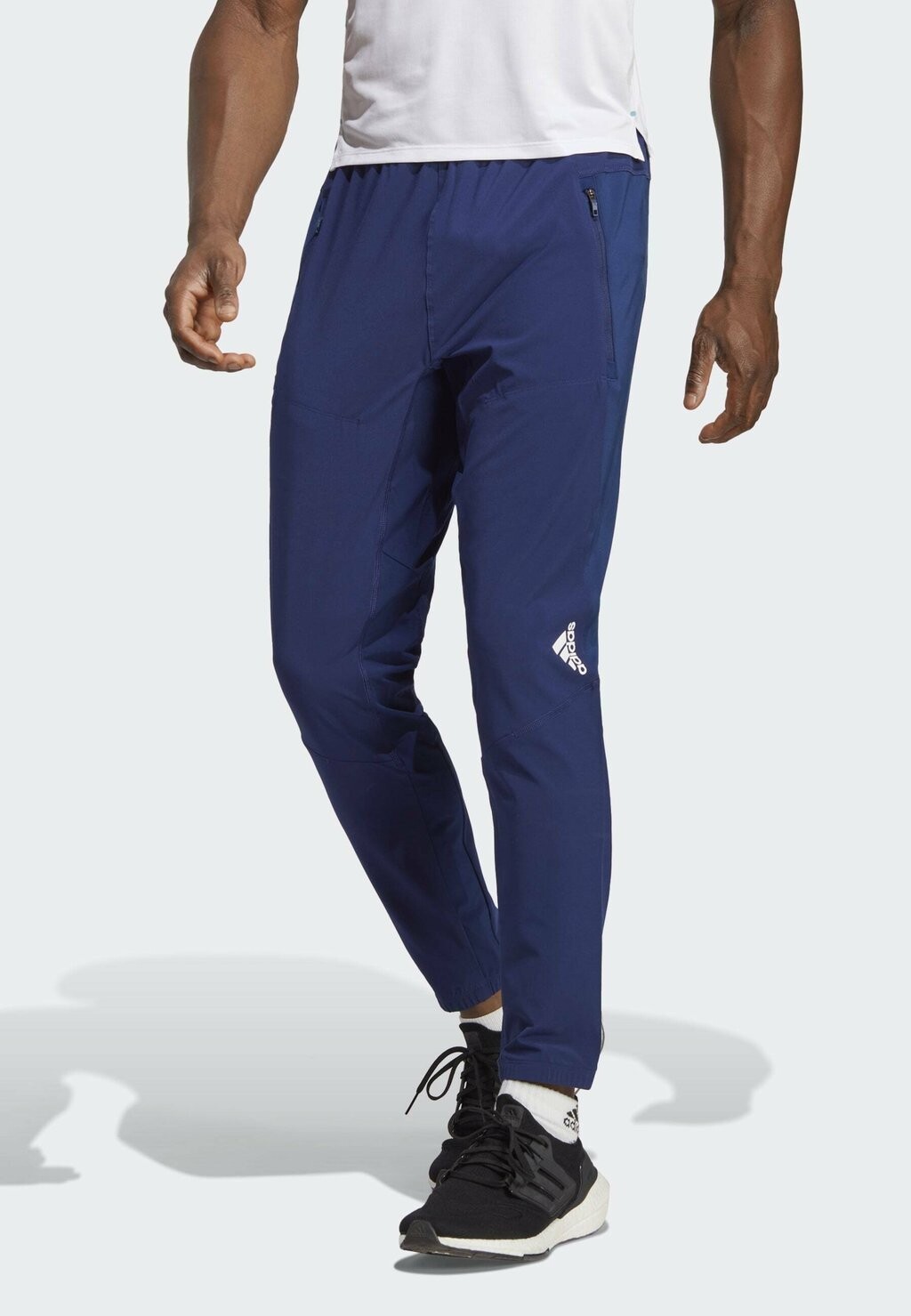 

Спортивные брюки Adidas