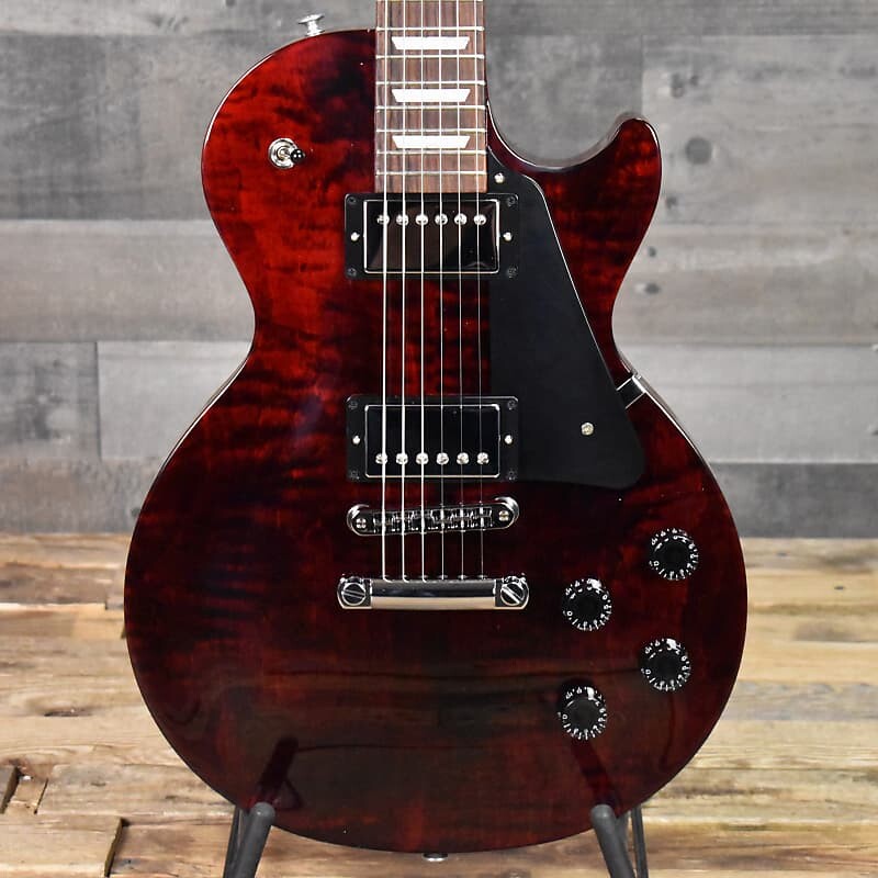 

Электрогитара Gibson Les Paul Studio - Wine Red with Soft Shell Case