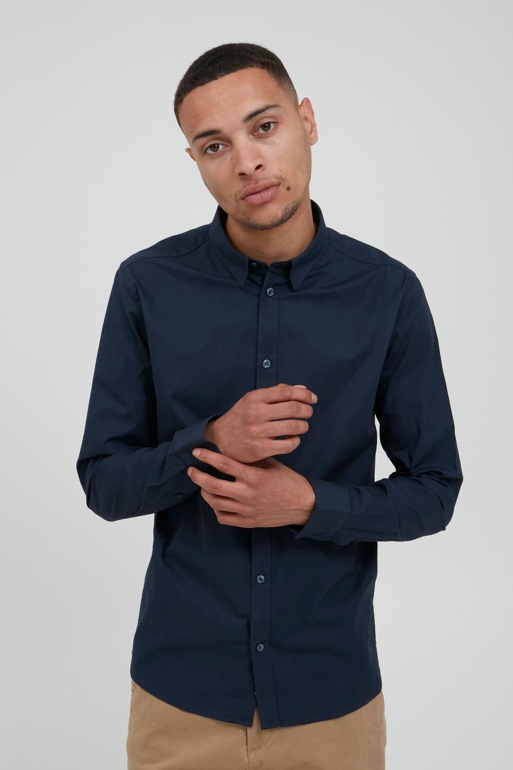 

Рубашка !SOLID Einfarbiges Langarm Slim Fit aus Baumwolle, темно синий