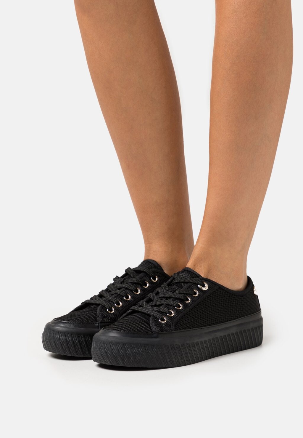 

Кроссовки Tommy Hilfiger, черный Platform, черный