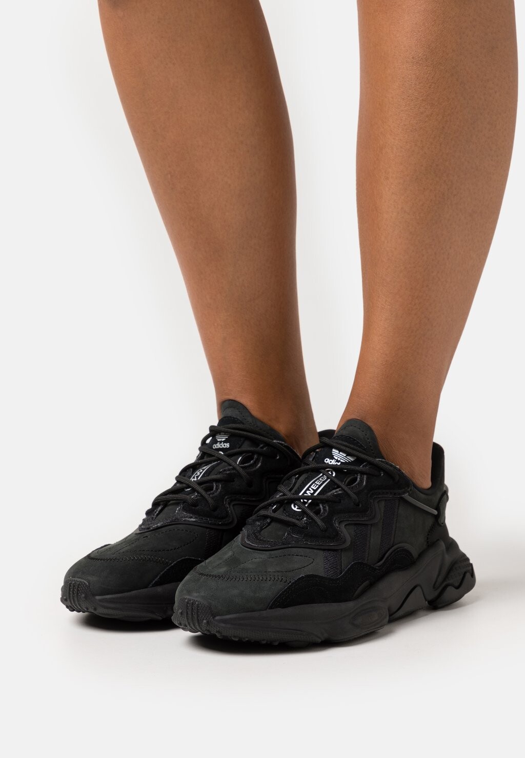 

Кроссовки adidas Originals Ozweego, основной черный / серебристый металлик