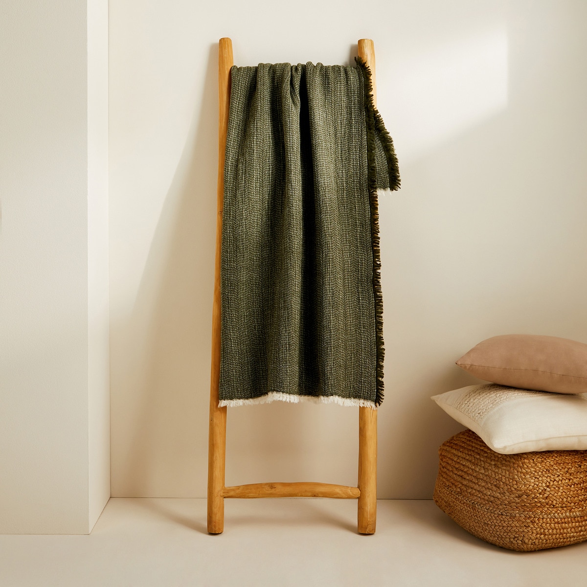 цена Декоративное одеяло Naim из хлопка и шерсти. El Corte Inglés, зеленый