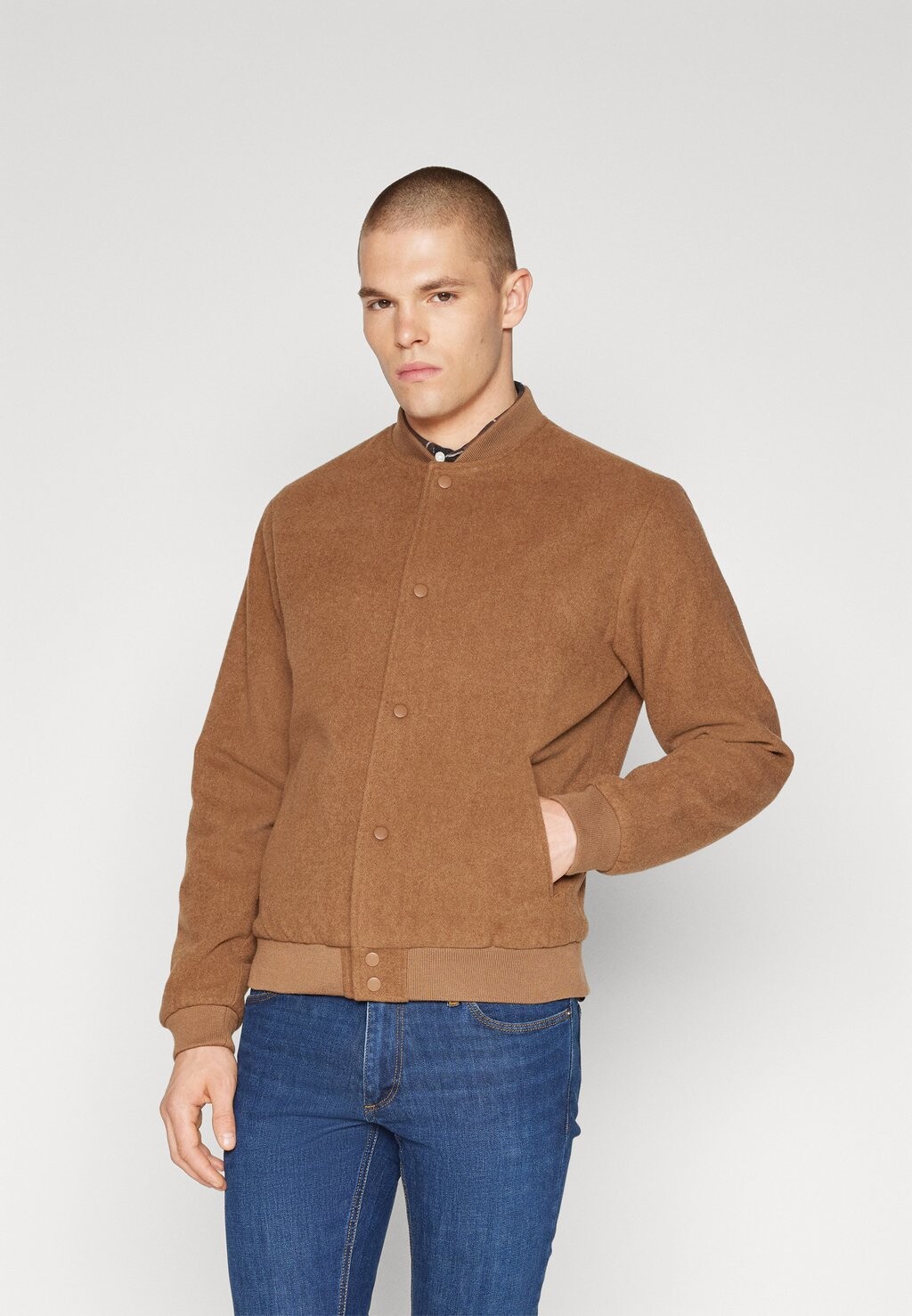 

Куртка-бомбер JJZAC Jack & Jones, хаки