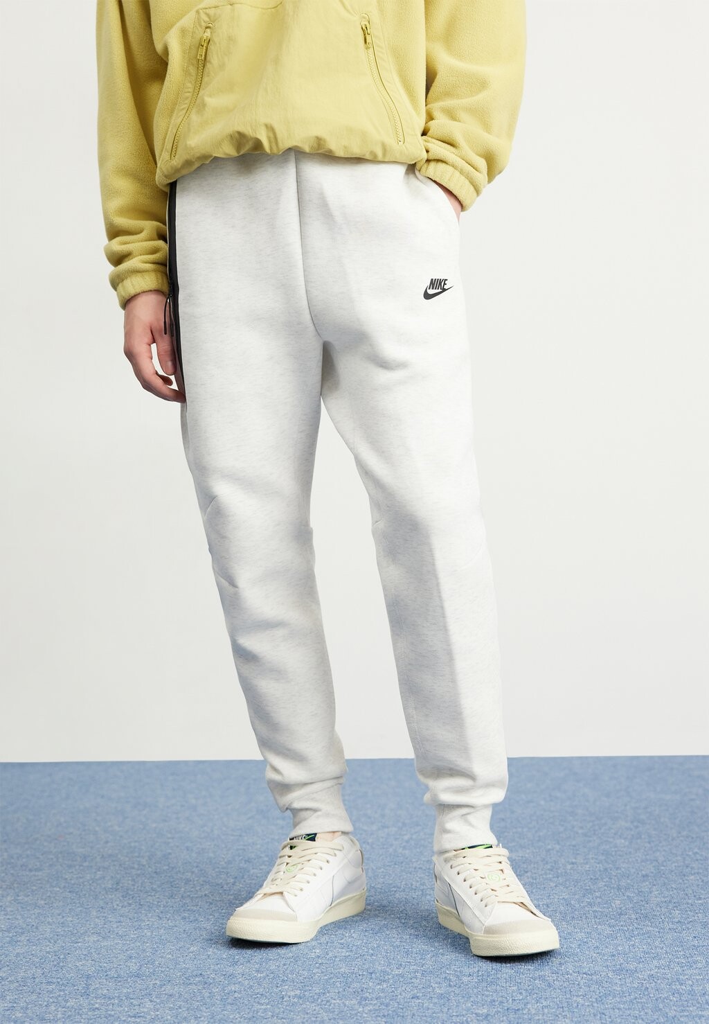 

Спортивные брюки Nike, березовый вереск/черный