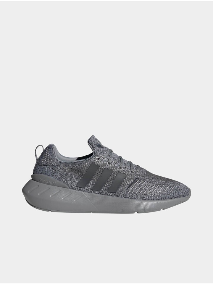 

Кроссовки на шнуровке adidas, цвет magic grey
