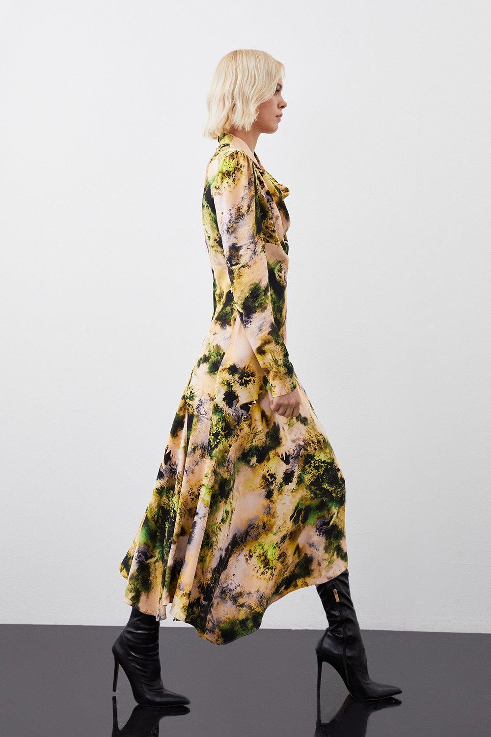 Асимметричное тканое платье макси из вискозного атласа с абстрактным принтом Karen Millen, мультиколор