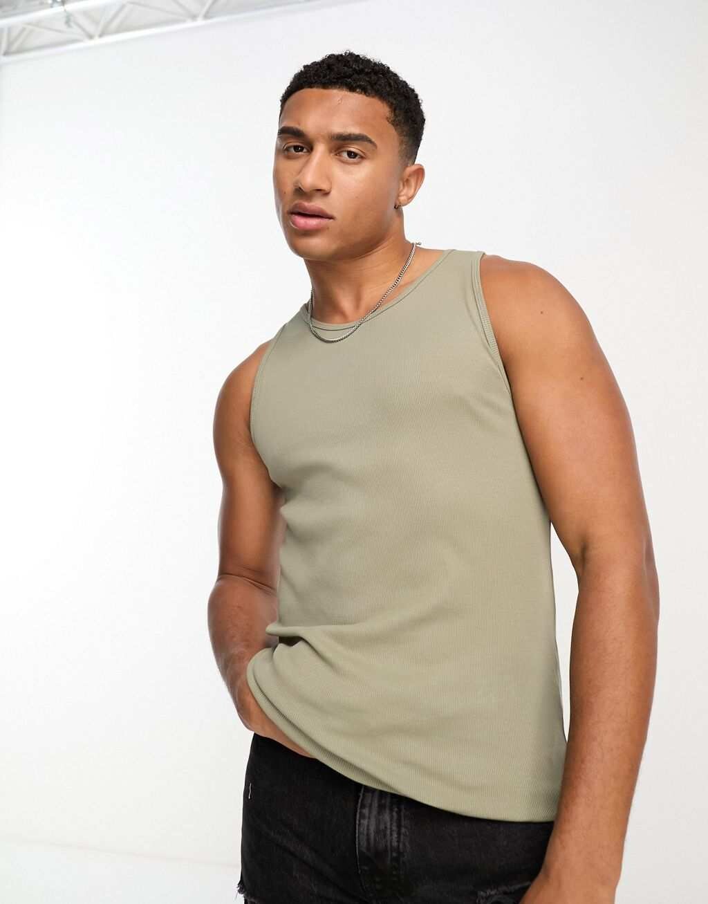 

Светло-коричневый жилет в рубчик ASOS Design