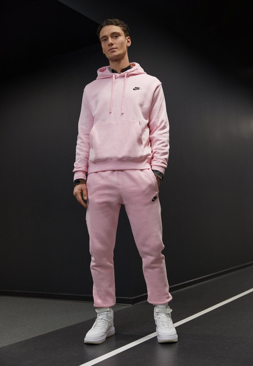 

Толстовка с капюшоном Nike
