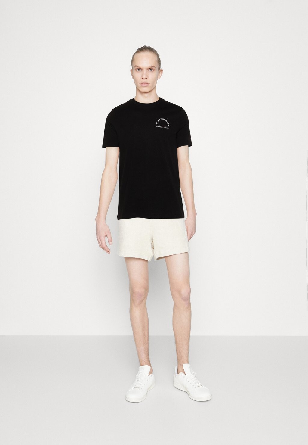 

Футболка с принтом SHADOW TEE UNISEX Tommy Hilfiger, черная, Черный
