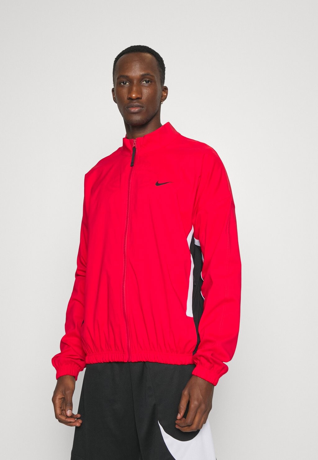 

Спортивный топ Nike