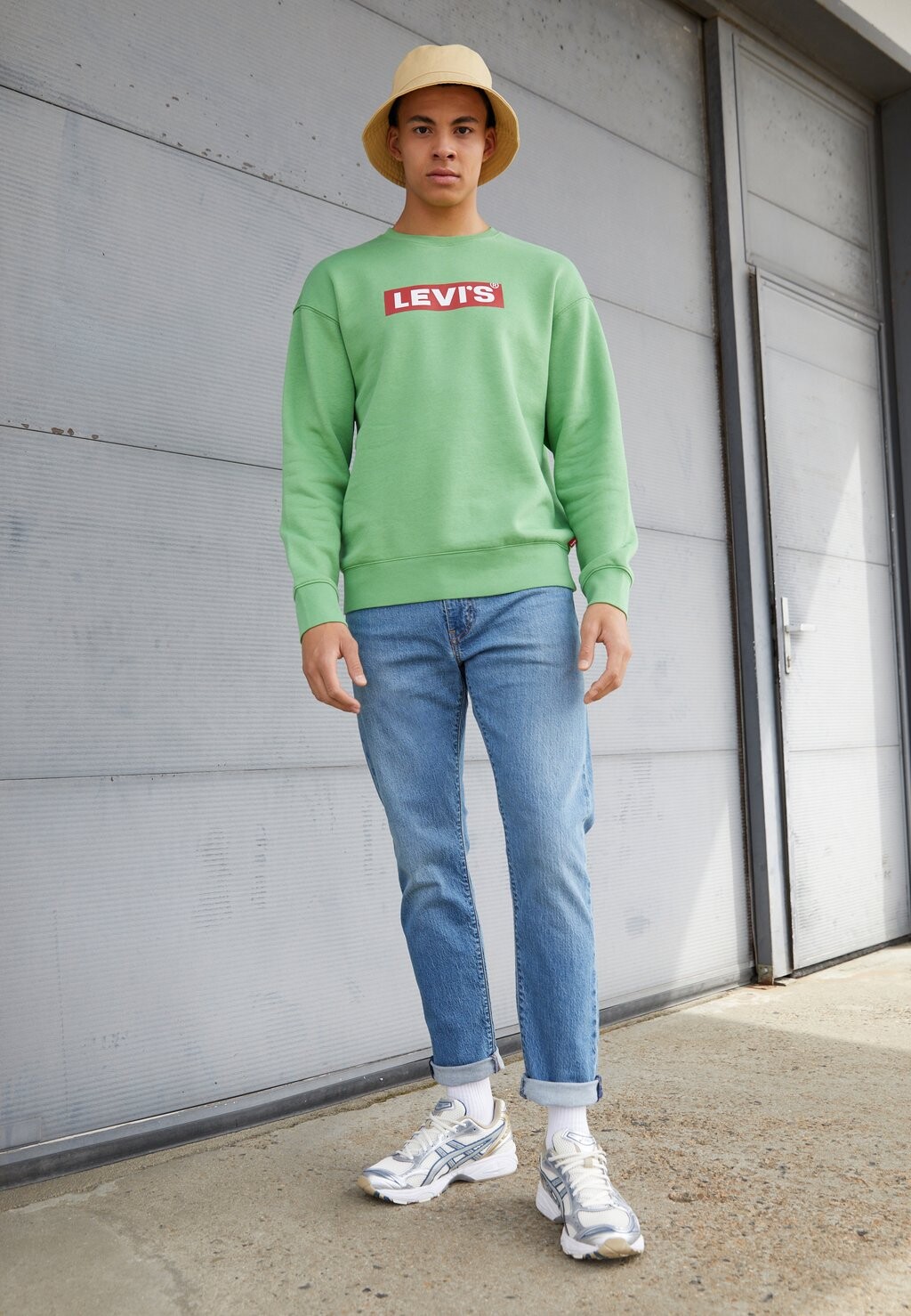 

Джинсы зауженные Levi's