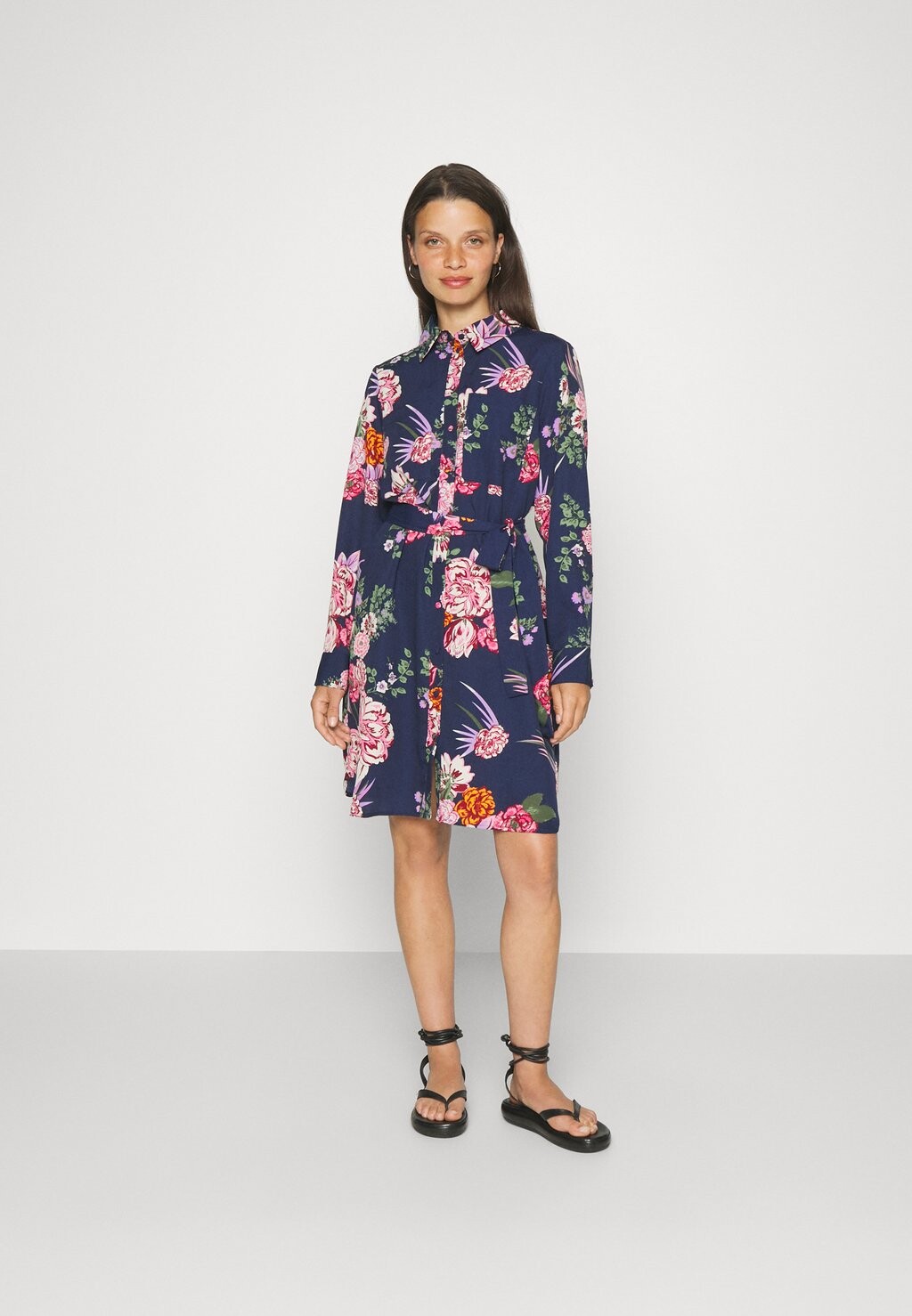 

Платье-рубашка Vero Moda, темно-синий