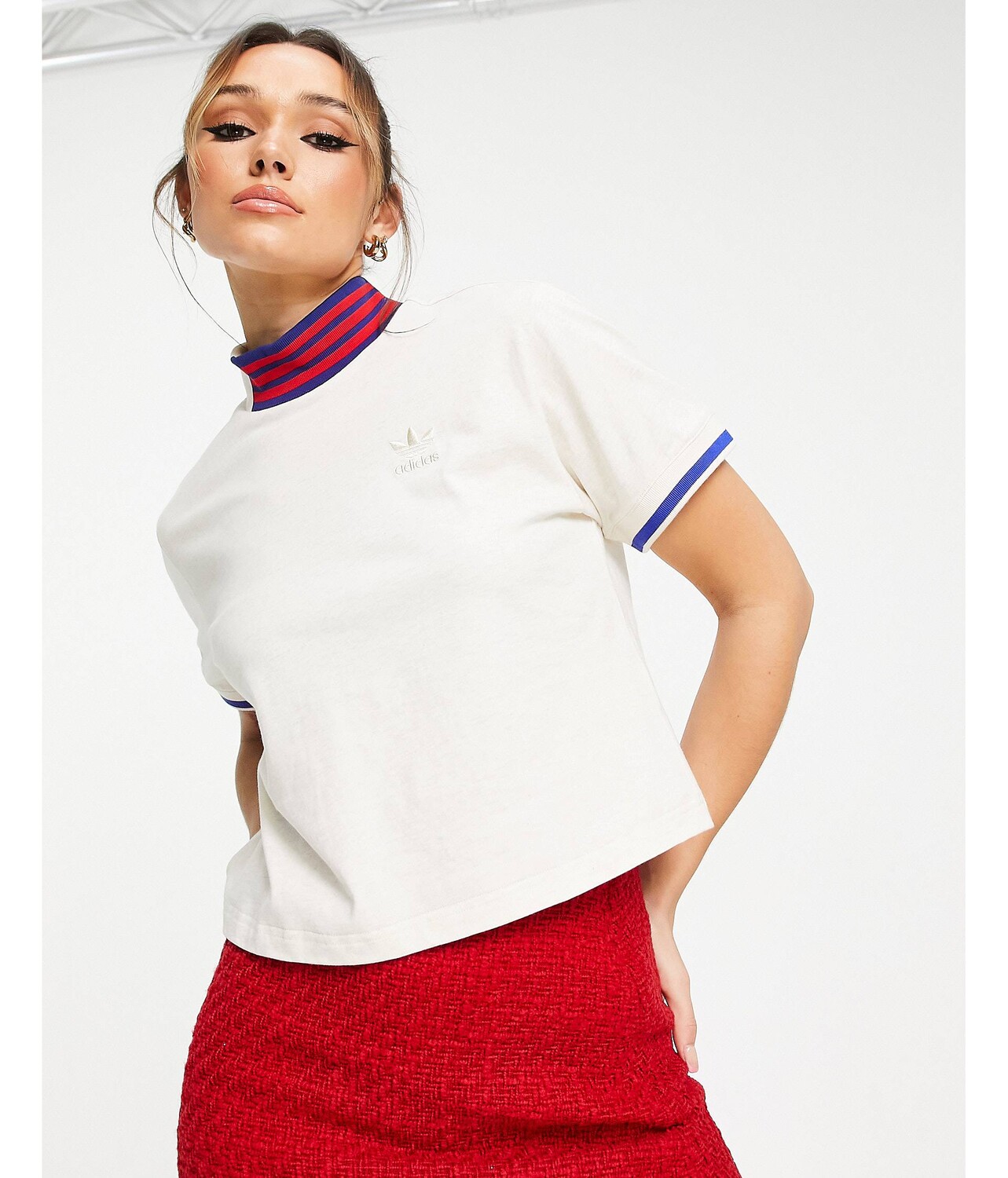 

Белая меланжевая укороченная футболка adidas Originals, Белый