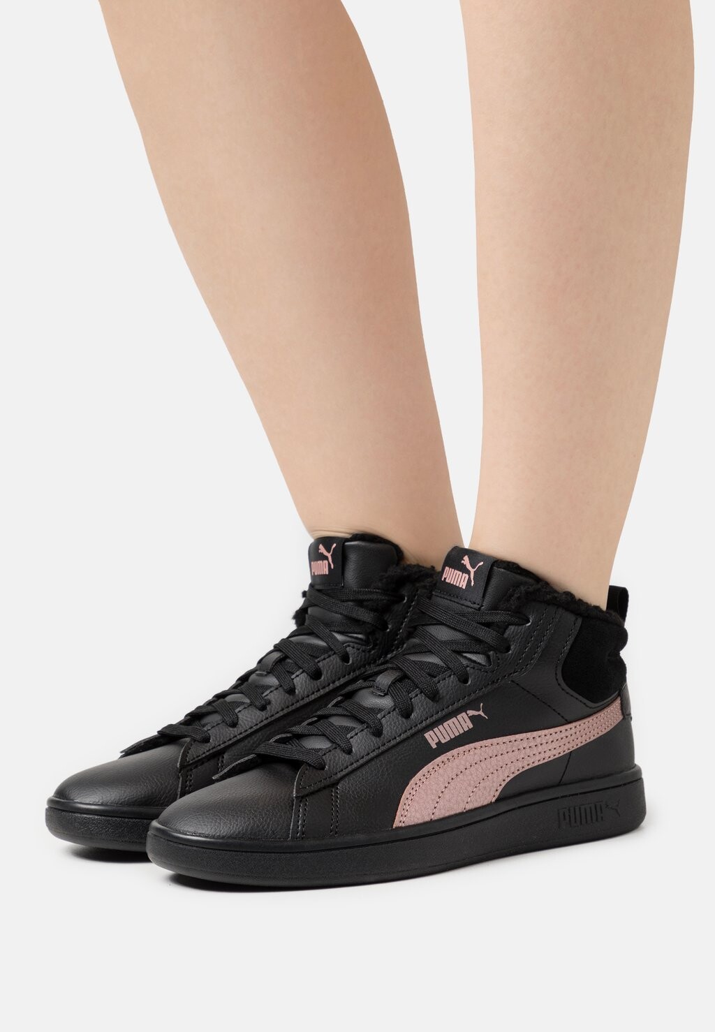 

Кроссовки на шнуровке Puma, черный