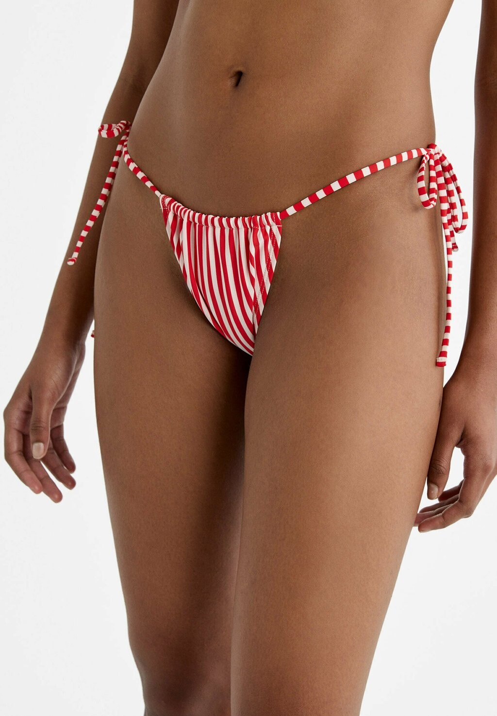 

Плавки бикини STRIPED CURTAIN STRING BRAZILIAN Stradivarius, цвет red