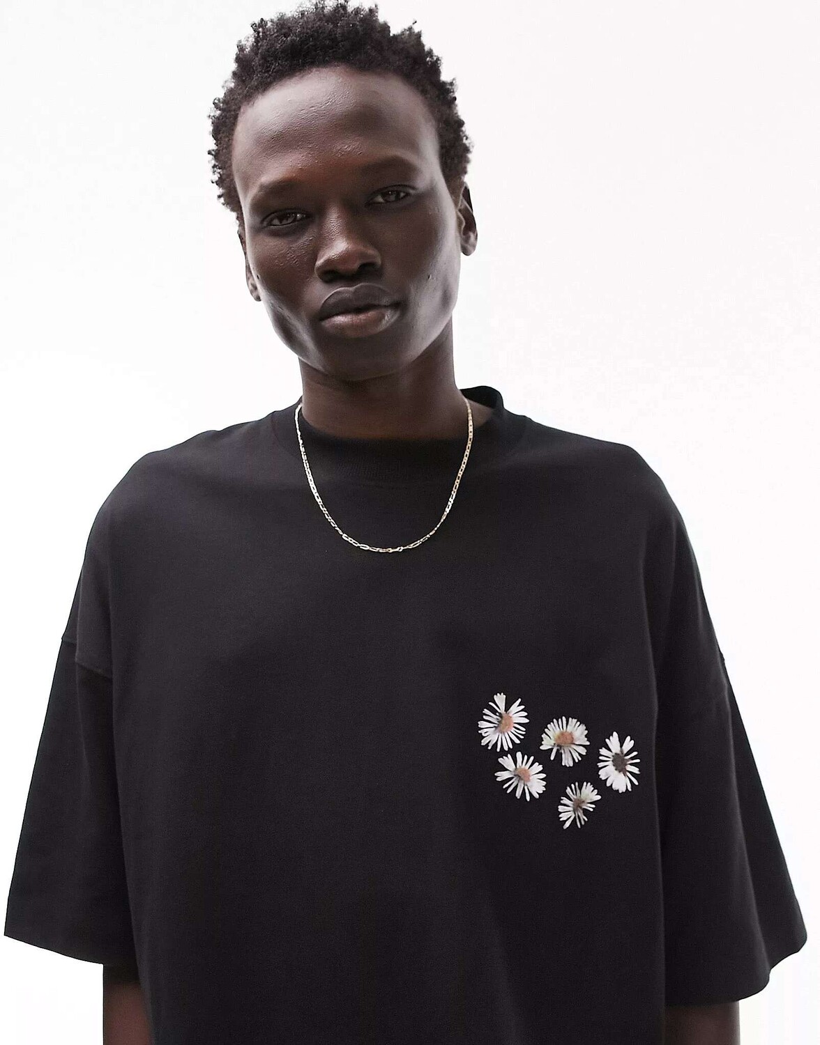 

Черная футболка оверсайз Topman с принтом в виде ромашек спереди и сзади, Черный