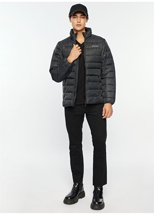 

Черная мужская куртка Regular Fit 231242-001M Skechers, черный