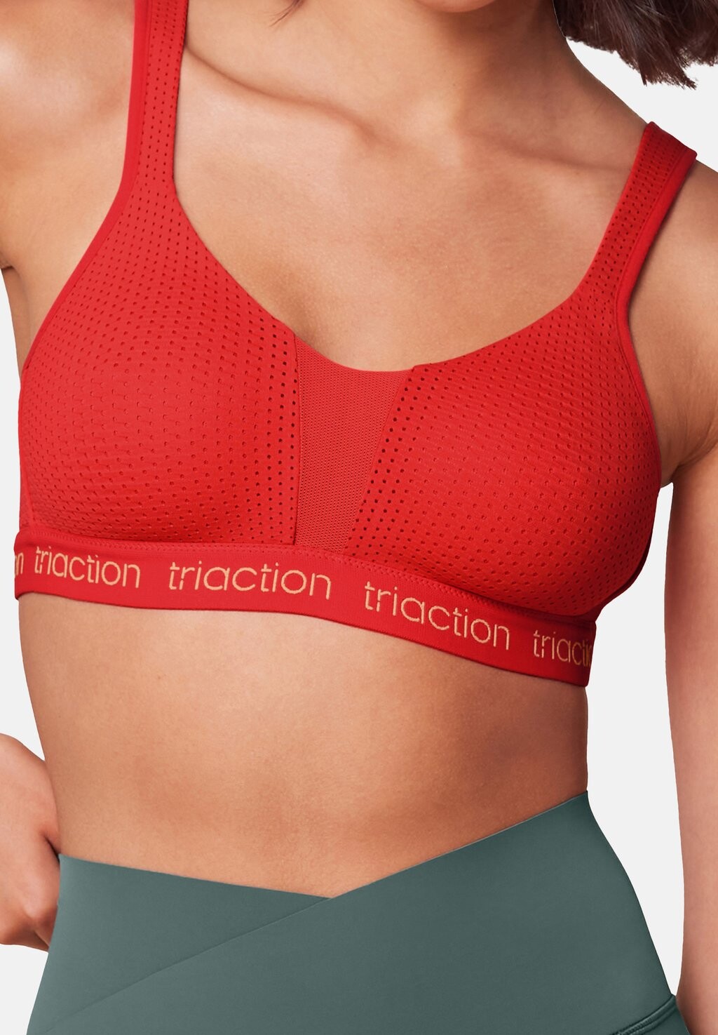 

Спортивный бюстгальтер с высокой поддержкой triaction by Triumph, красный