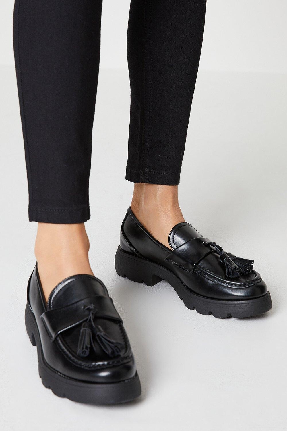 

Faith: массивные лоферы с кисточками Nala Dorothy Perkins, черный