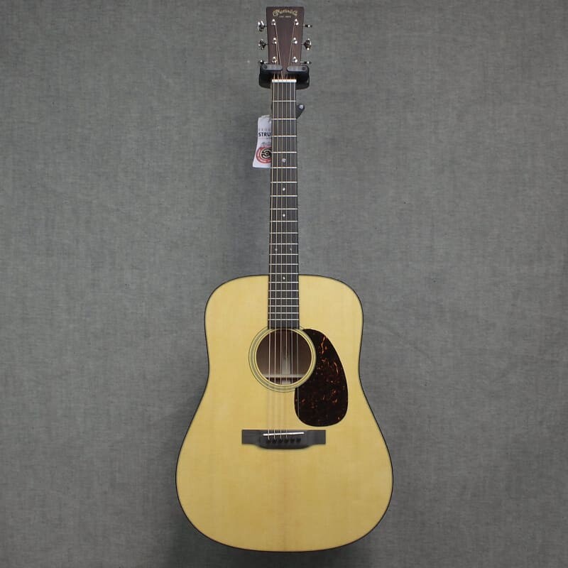 

Акустическая гитара Martin D18- Spruce Top/ Mahogany Back and Sides
