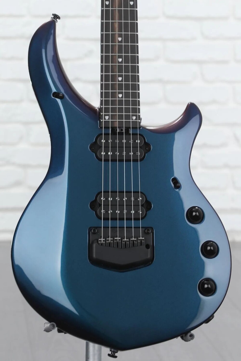 

Новая электрогитара Ernie Ball Music Man John Petrucci Signature Majesty 6 — сапфировый ирис, эксклюзив Sweetwater