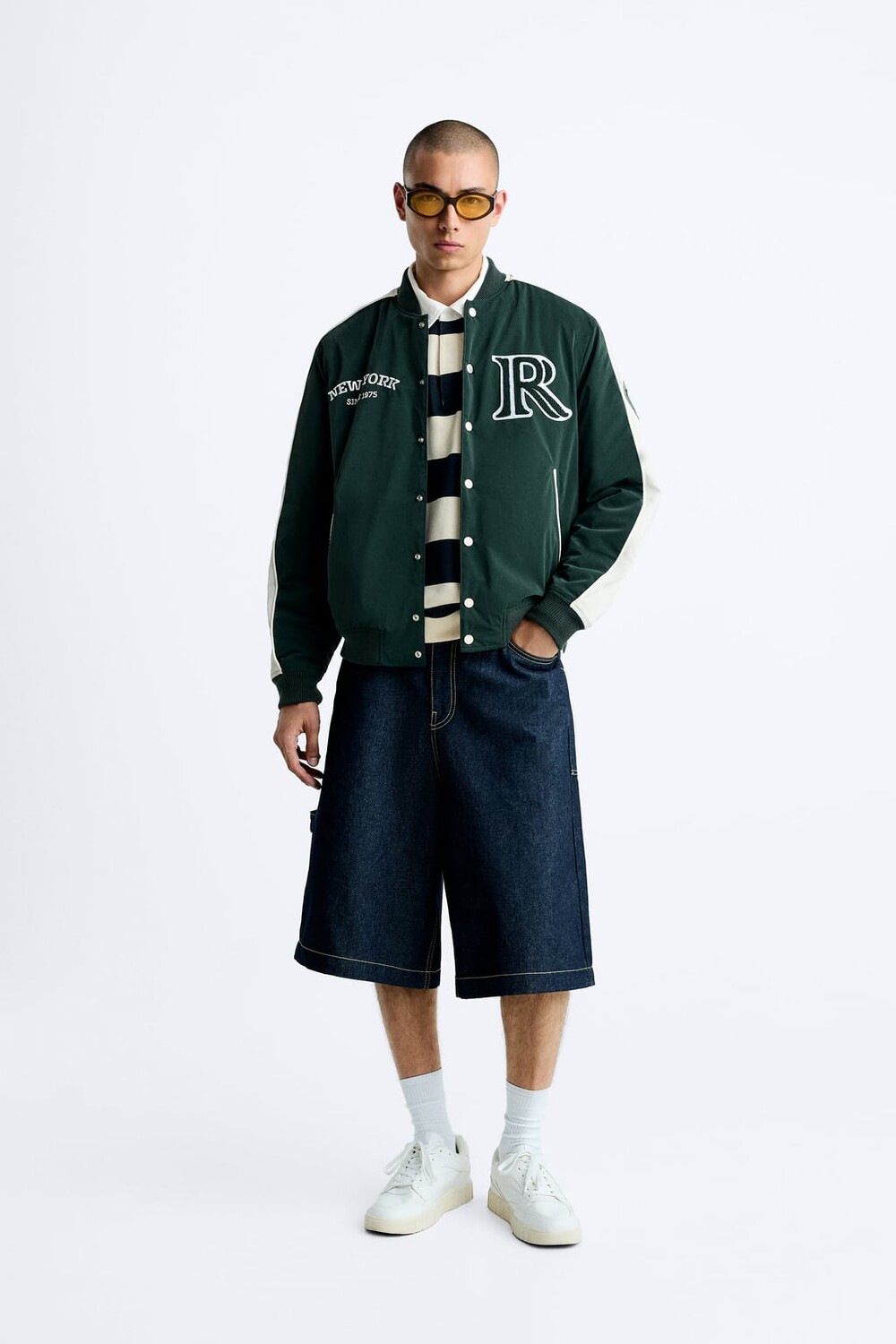 

Бомбер с нашивками ZARA, зеленый