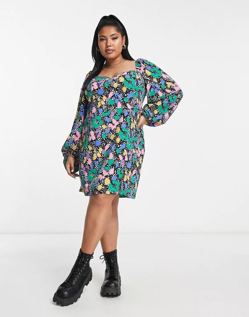 

Повседневное мини-платье с расклешенными рукавами ASOS DESIGN Curve с ярким принтом в виде брызг